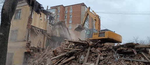Промышленный снос и демонтаж зданий спецтехникой стоимость услуг и где заказать - Челябинск