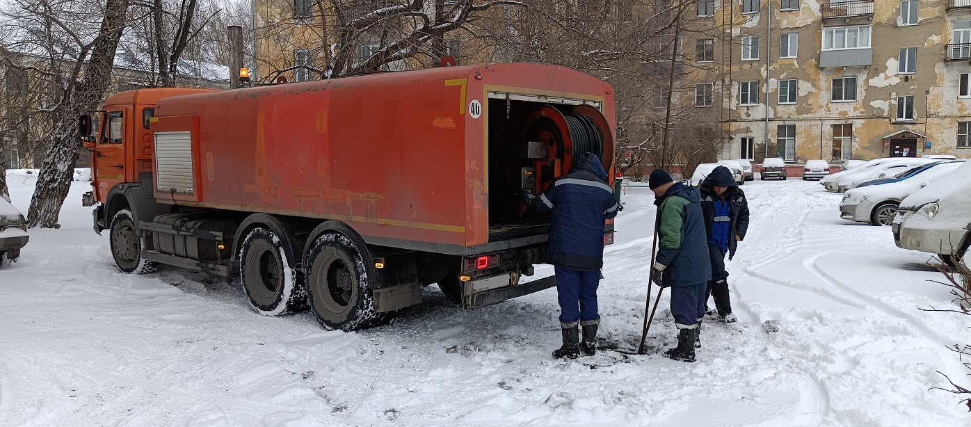 Прочистка канализации от засоров гидропромывочной машиной и специальным оборудованием в Еманжелинске